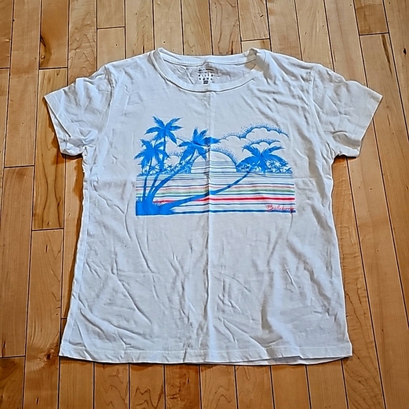 Billabong Tops - Billabong short sleeved tee